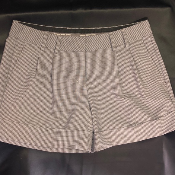 Express Design Studio Editor Shorts - Picture 1 of 7